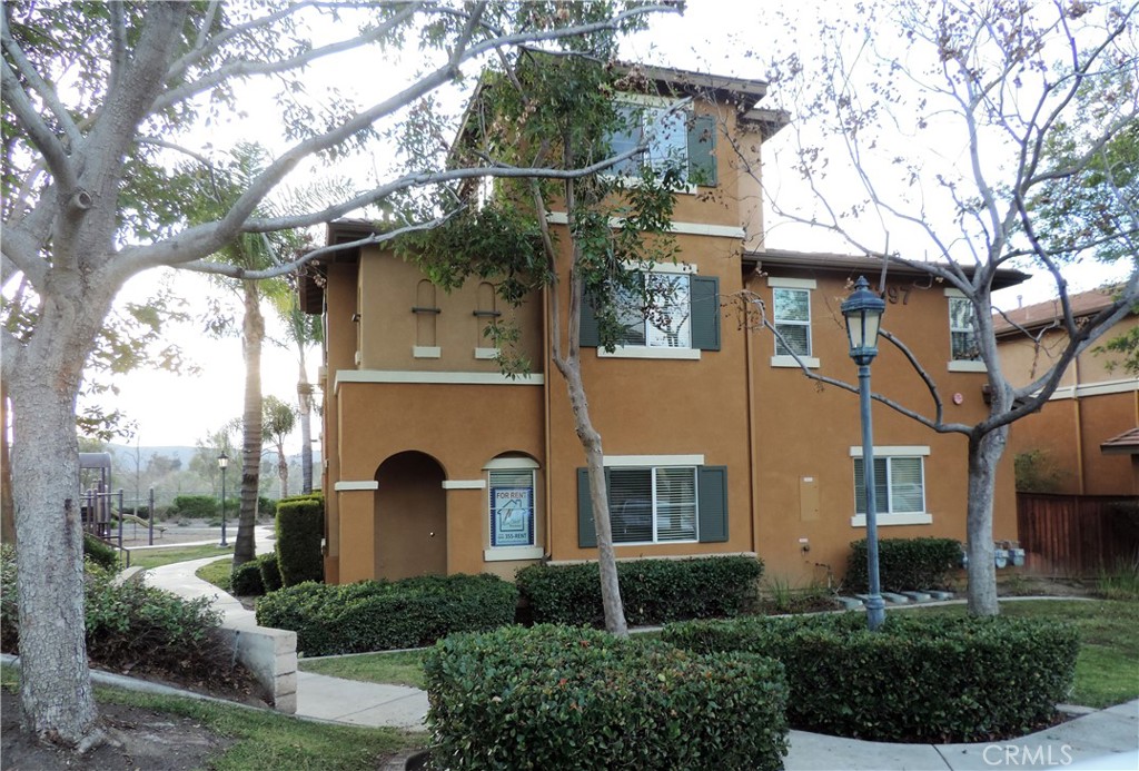 Located in the popular gated Arboretum Community of Murrieta, this condo features 3 bedrooms, 2 ½ baths, and aloft, in a very comfortable 1,896 square feet of living space. The main floor of this end unit features ceramic tile floors, a living room with a tiled gas fireplace, dining room, family room and kitchen with center island, beautiful slab granite countertops, stove, microwave and dishwasher plus a breakfast nook. It also has a generous sized walk-in pantry. There is a sliding door entrance to the private patio and backyard area. The second floor features the 2 secondary bedrooms, a Jack n Jill bathroom, and the private master bedroom suite and spacious master bathroom with a giant soaking tub, separate shower, double sinks and a huge walk-in closet. The third floor offers a cozy loft area perfect for a home office or secondary family room. The condo also features a detached 2 car garage to park your cars. We have this lovely condominium priced just right to rent quickly at just $2,800.00 per month. You won't want to miss this one. It’s available for immediate move-in. ***Information provided is deemed accurate but not guaranteed. Terms are subject to change. Availability and move-in dates are approximate and subject to change.***
