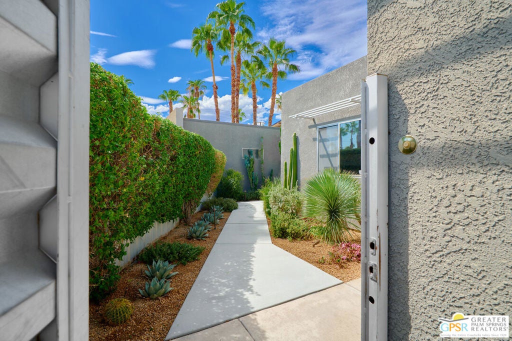671 Dunes Court