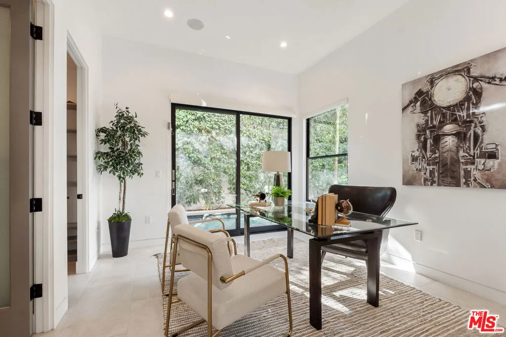 Los Angeles, California 90046, United States, 4 Bedrooms Bedrooms, ,5 BathroomsBathrooms,Residential,Active,113751