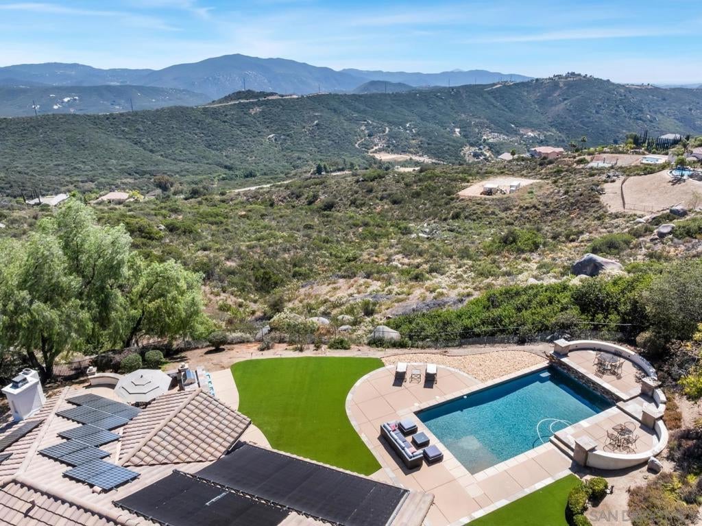 2167 Collomia Ct.