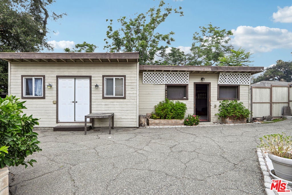 2717 Los Robles Road