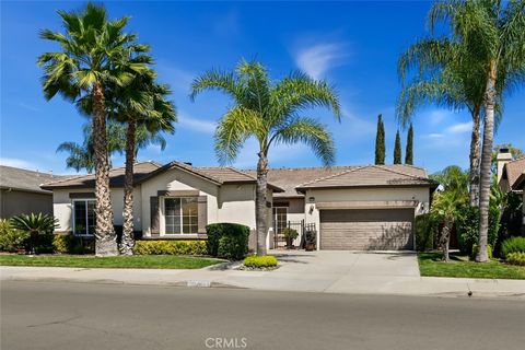 Photo of 26764 Kingwood Rd, Murrieta, CA 92563 (MLS # SW26068697)