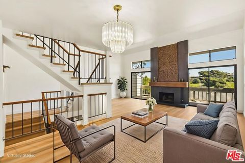 Photo of 4660 Don Lorenzo Drive #B, Los Angeles, CA 90008 (MLS # 26666699)