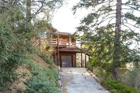 Photo of 1709 Linden Drive, Pine Mountain Club, CA 93222 (MLS # GD26009818)