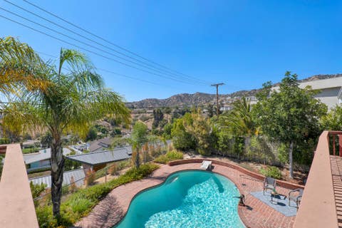 Tiny photo for 3003 Mesa Verde Drive, Burbank, CA 91504 (MLS # SR26155568)
