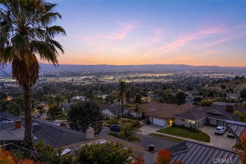 Tiny photo for 3003 Mesa Verde Drive, Burbank, CA 91504 (MLS # SR26155568)