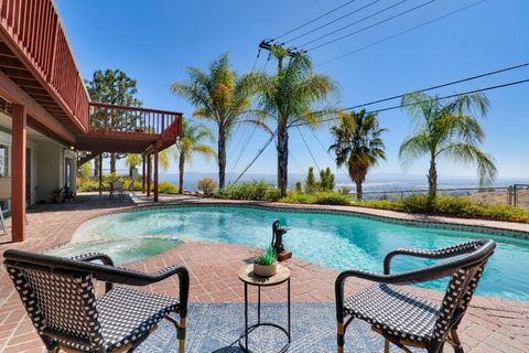 Tiny photo for 3003 Mesa Verde Drive, Burbank, CA 91504 (MLS # SR26155568)