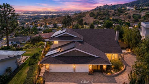 Photo of 3003 Mesa Verde Drive, Burbank, CA 91504 (MLS # SR26155568)