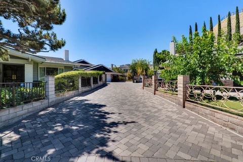 Tiny photo for 3003 Mesa Verde Drive, Burbank, CA 91504 (MLS # SR26155568)