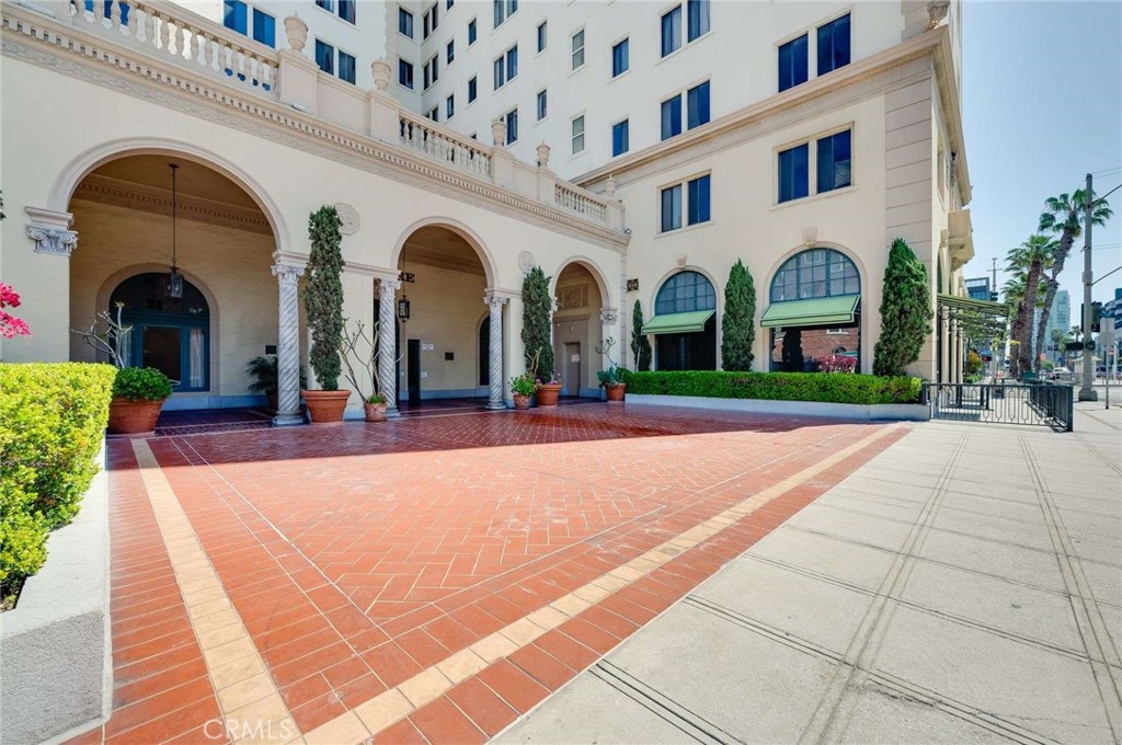 315 W 3rd Street 1003