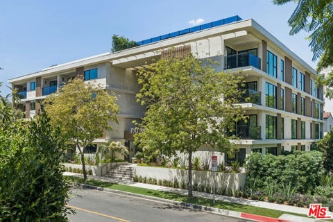 Photo of 333 N Palm Drive #203, Beverly Hills, CA 90210 (MLS # 26103625)