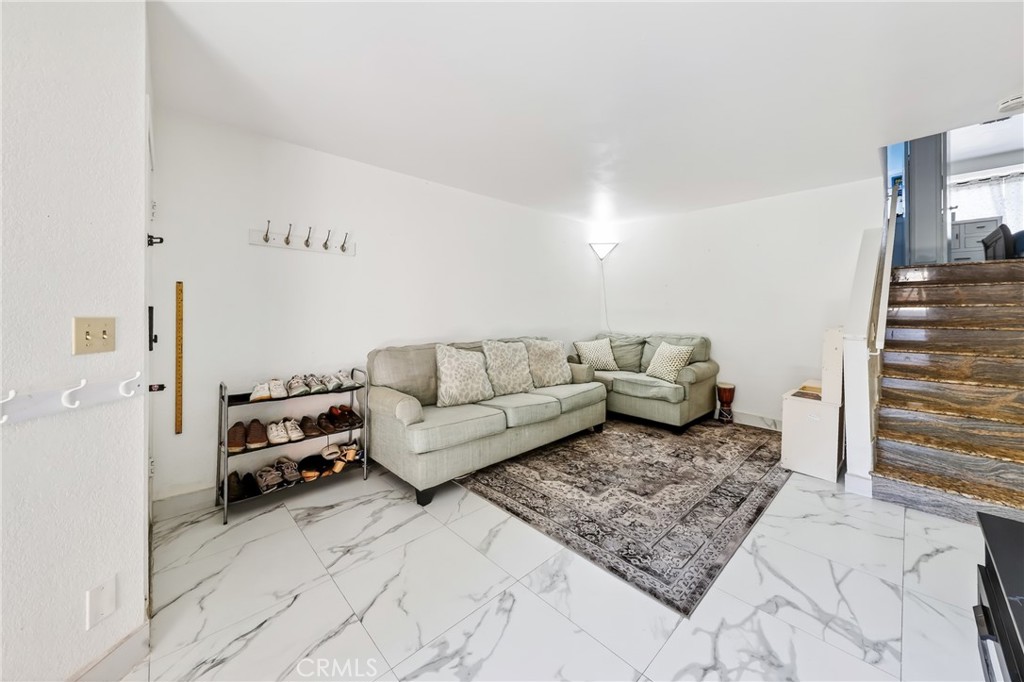 Properties 2 4304 Walnut 11