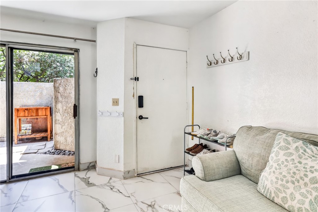 Properties 1 4304 Walnut 11