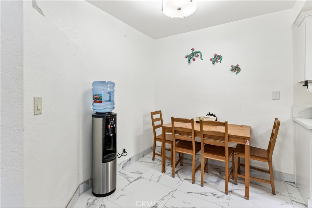 Properties 4 4304 Walnut 11