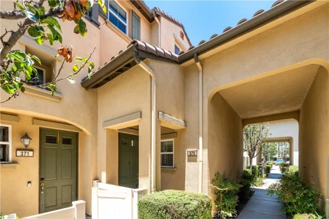 375 W Linden Drive, Orange, CA 92865 - MLS#: AR26130477