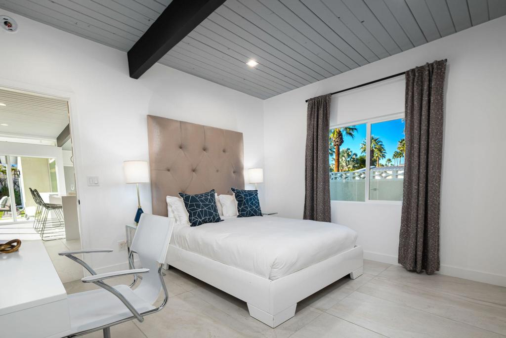 Vista Las Palmas - Residential