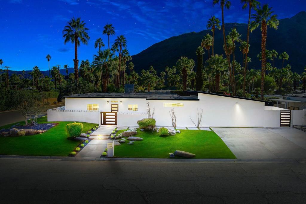 Photo of 623 W Regal Drive, Palm Springs, CA 92262 (MLS # 219139352DA)