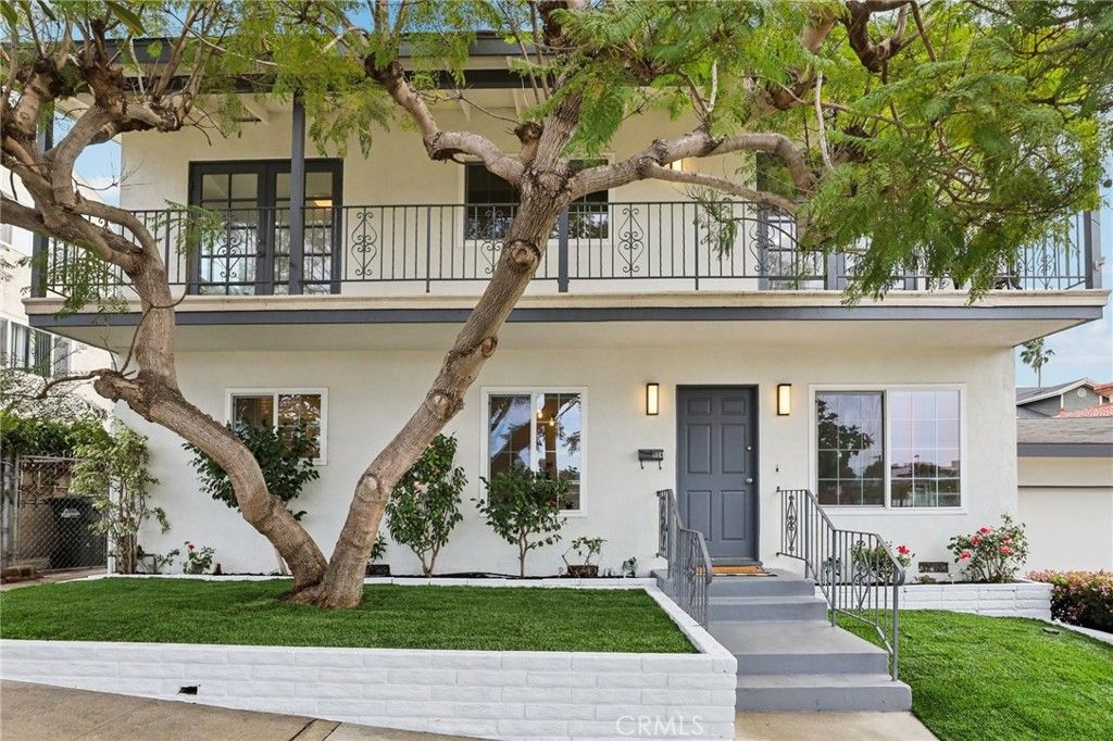 Photo of 904 Vincent Street, Redondo Beach, CA 90277 (MLS # SB25277512)