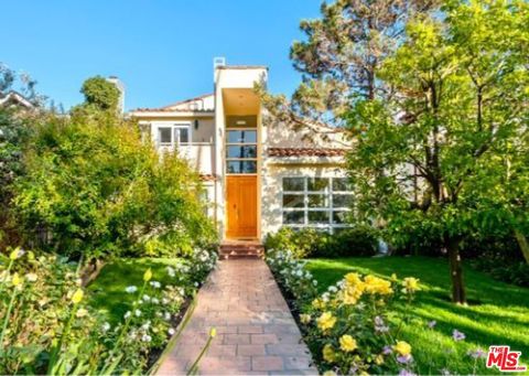 Photo of 12318 Dorothy Street, Los Angeles, CA 90049 (MLS # 26704461)