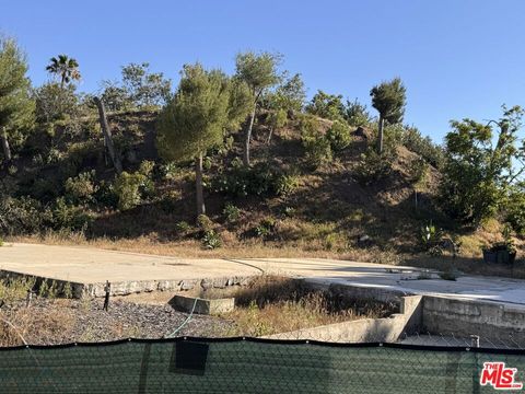 1309 Laurel Way Beverly Hills CA 90210