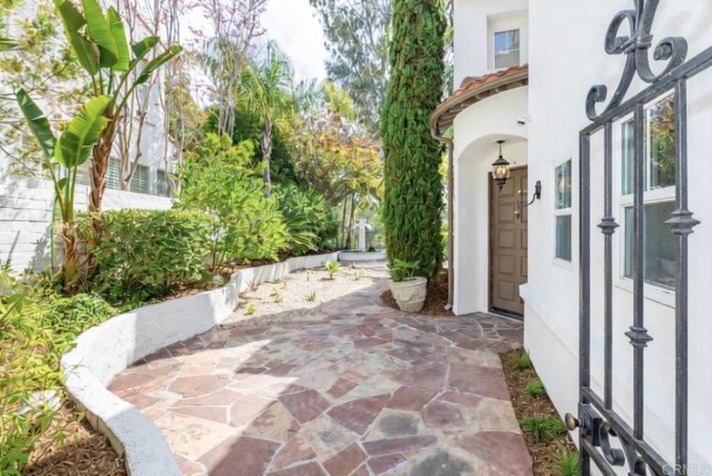 1312 Corvidae Street