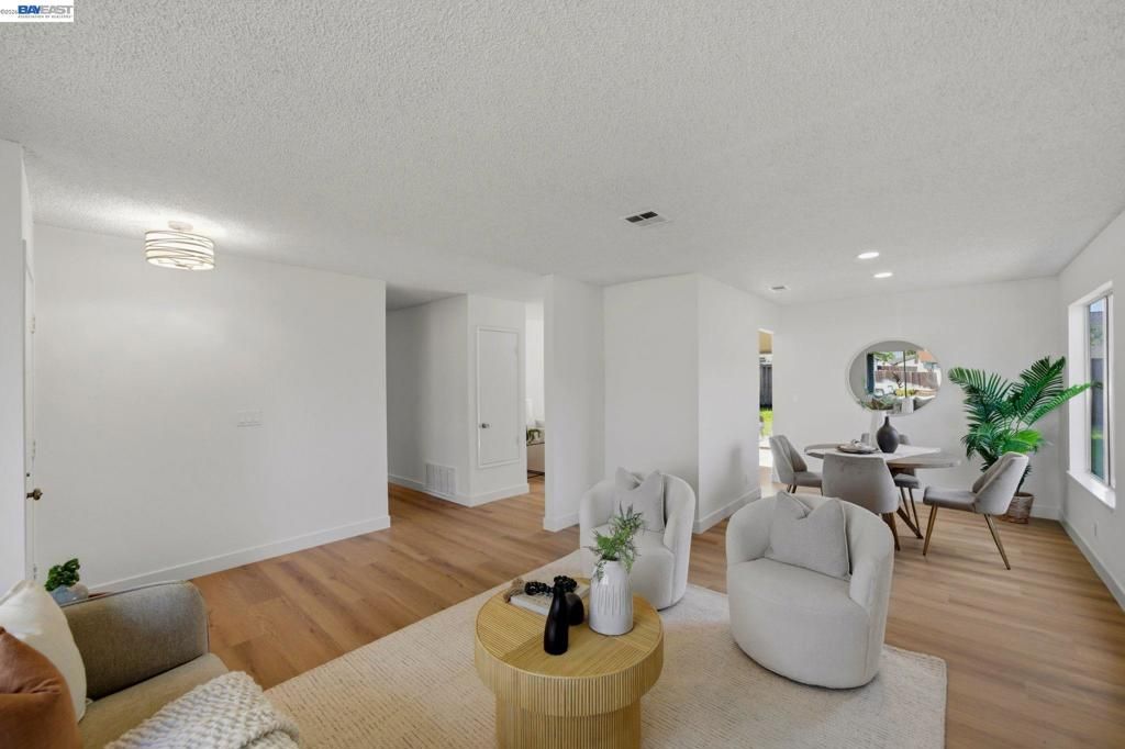 Photo of 1686 Rhododendron Dr Dr, Livermore, CA 94551 (MLS # 41128310)