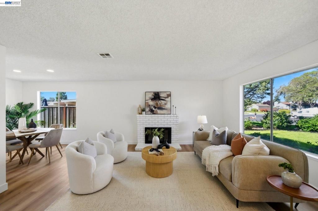 Photo of 1686 Rhododendron Dr Dr, Livermore, CA 94551 (MLS # 41128310)