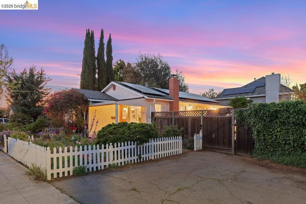 Photo of 737 Dartshire Way Way, Sunnyvale, CA 94087 (MLS # 41128528)