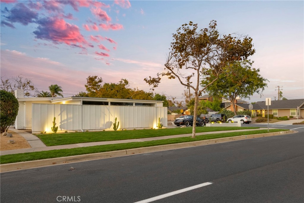 3391 Rossmoor Way