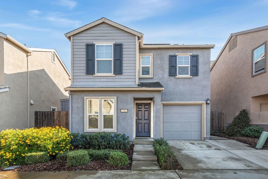 Photo of 710 Ashwick LOOP Loop, Sacramento, CA 95823 (MLS # 41121494)