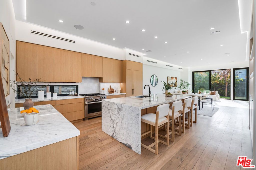 Photo of 1620 Electric Avenue, Venice, CA 90291 (MLS # 25617413)