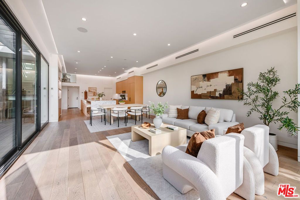 Photo of 1620 Electric Avenue, Venice, CA 90291 (MLS # 25617413)