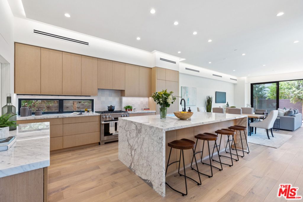 Photo of 1620 Electric Avenue, Venice, CA 90291 (MLS # 25617413)