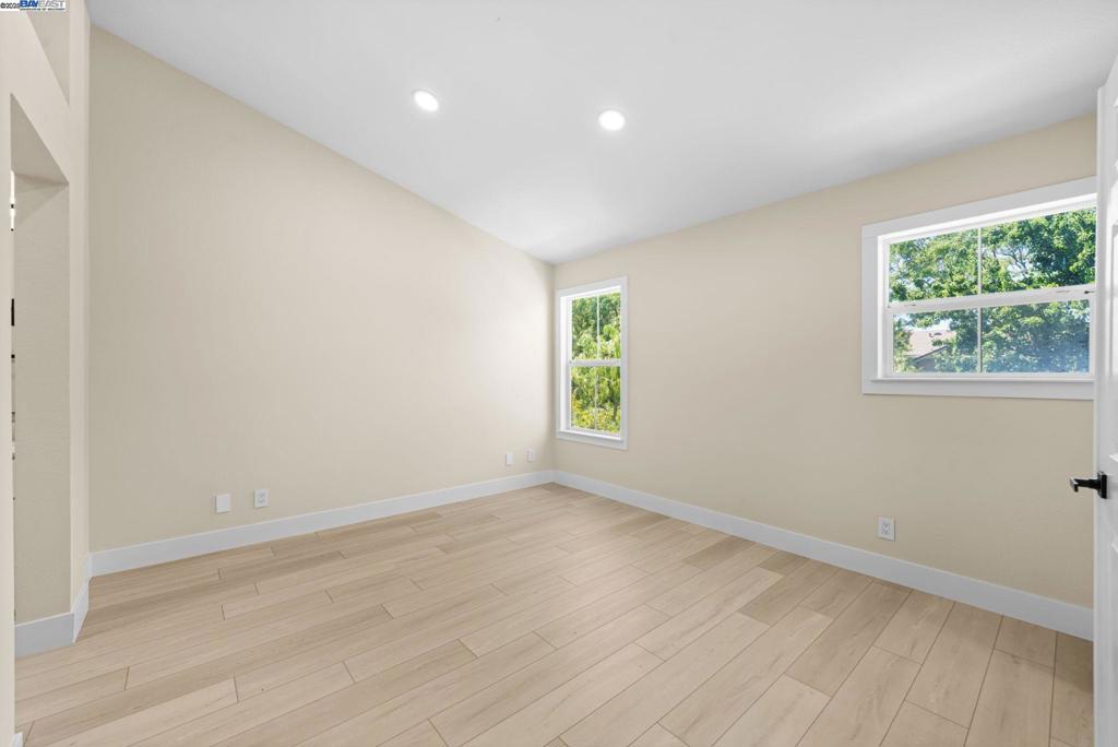 BROOKSIDE - Residential