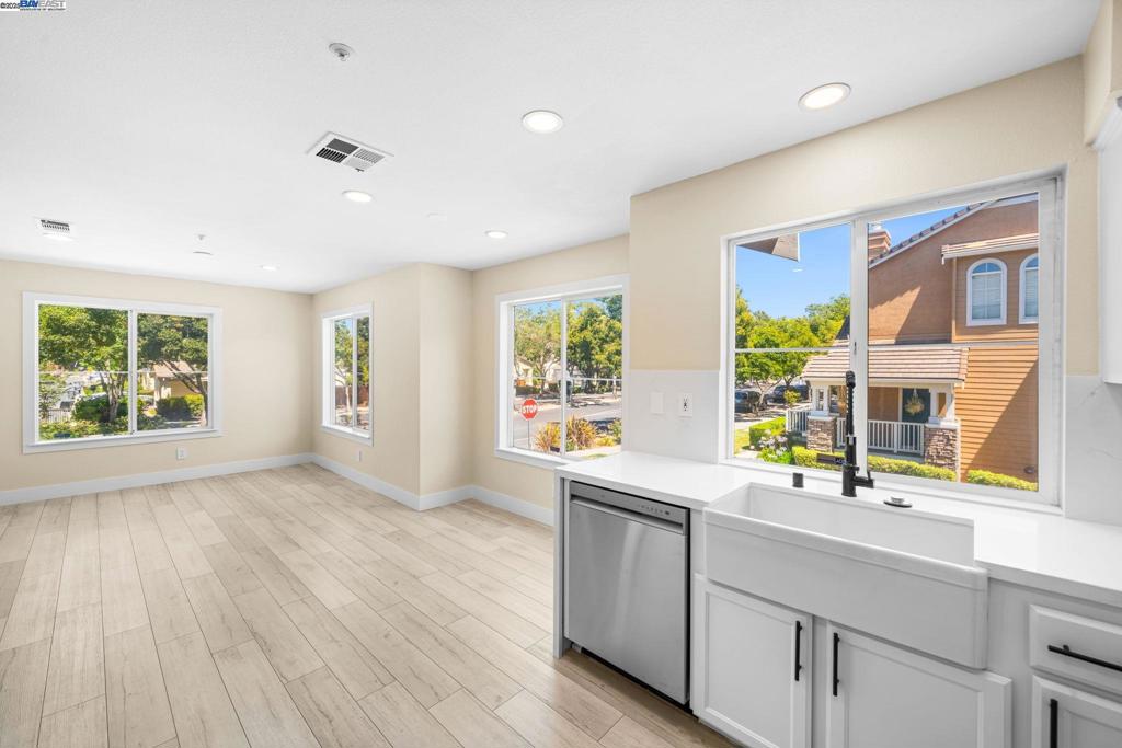 BROOKSIDE - Residential