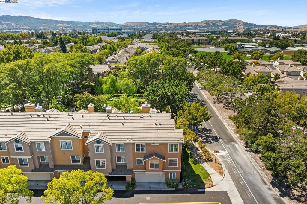 BROOKSIDE - Residential