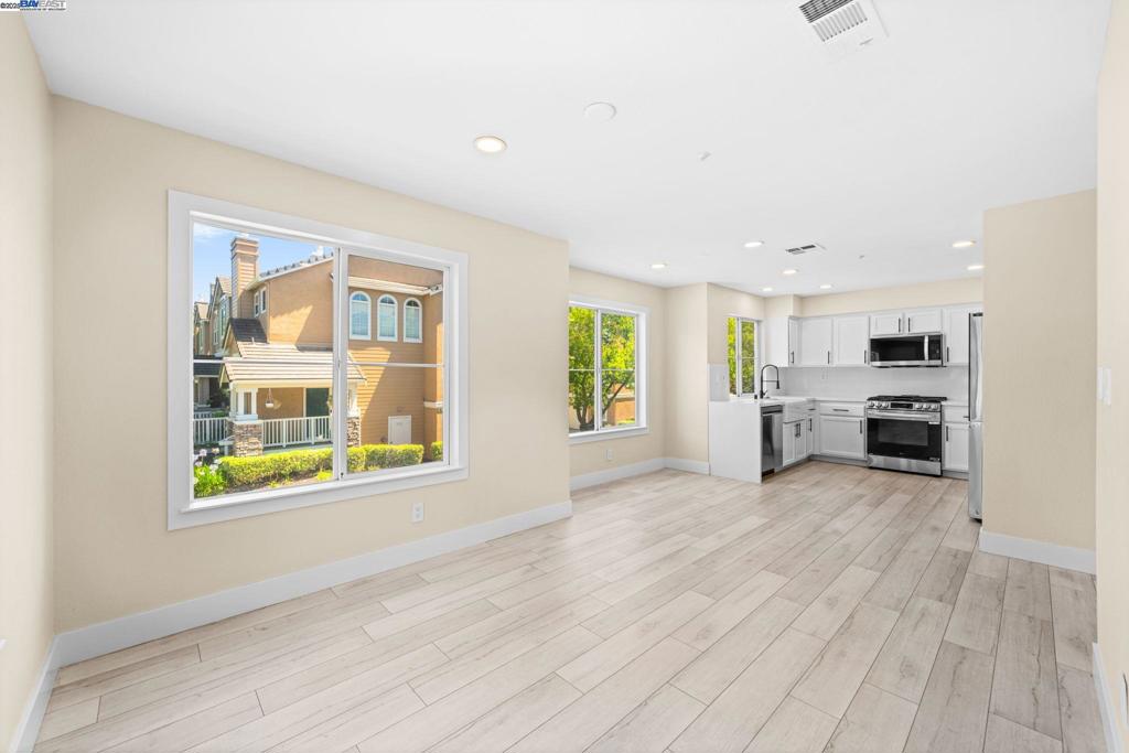 BROOKSIDE - Residential