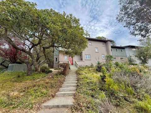 Photo of 4400 Saint Andrews Rd Rd, Oakland, CA 94605 (MLS # 41119332)