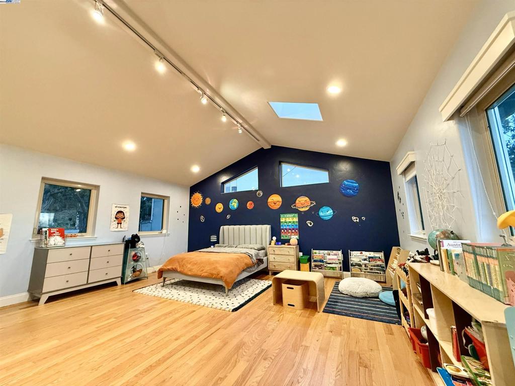 SEQUOYAH - Residential