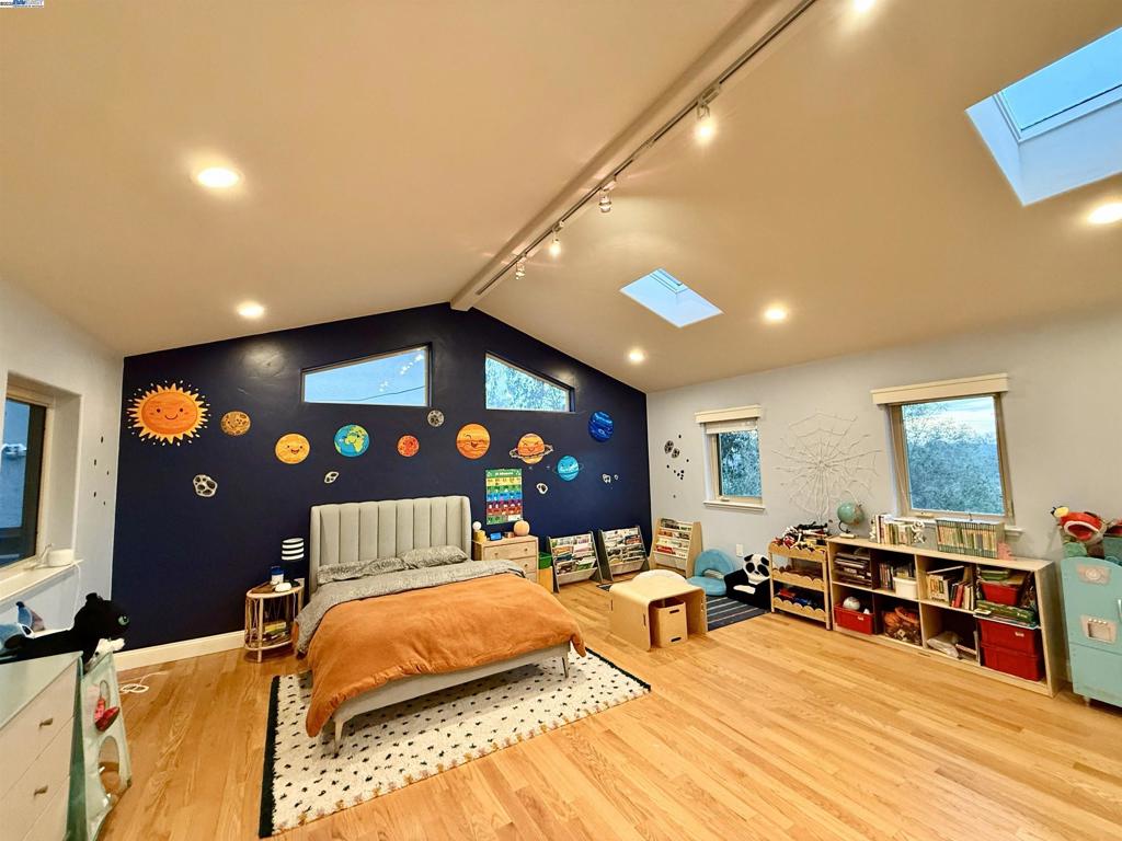 SEQUOYAH - Residential