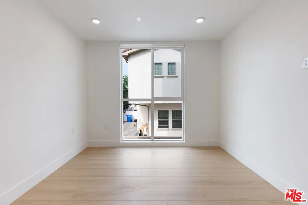 Cypress, California 90630, United States, 1 Bedroom Bedrooms, ,1 BathroomBathrooms,Residential,Active,239294