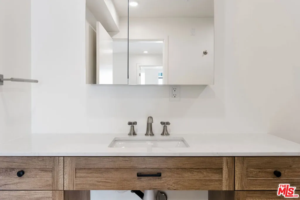 Cypress, California 90630, United States, 1 Bedroom Bedrooms, ,1 BathroomBathrooms,Residential,Active,239294