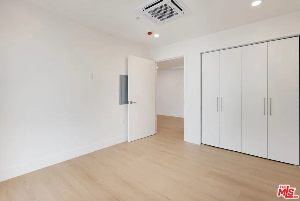 Cypress, California 90630, United States, 1 Bedroom Bedrooms, ,1 BathroomBathrooms,Residential,Active,239294