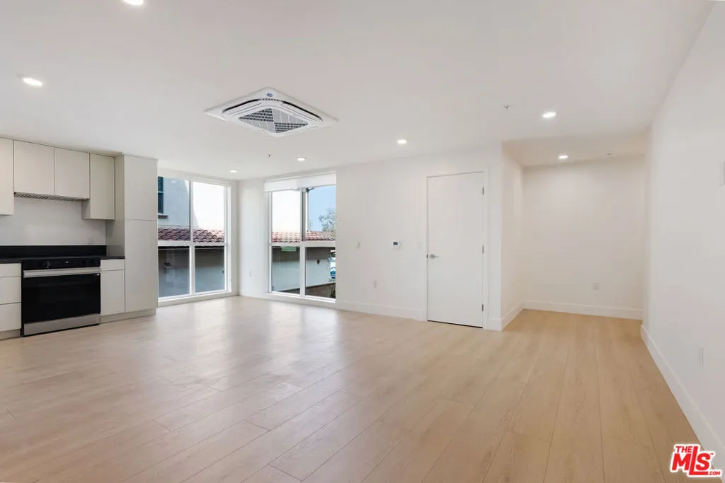 Cypress, California 90630, United States, 1 Bedroom Bedrooms, ,1 BathroomBathrooms,Residential,Active,239294