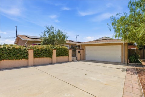Photo of 224 S Mills AVE, Claremont, CA 91711 (MLS # CV26122471)