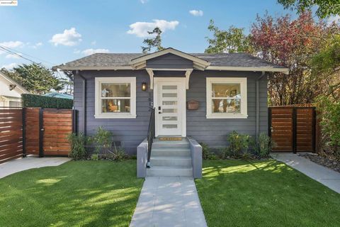 Photo of 1612 Carleton St St, Berkeley, CA 94703 (MLS # 41107788)