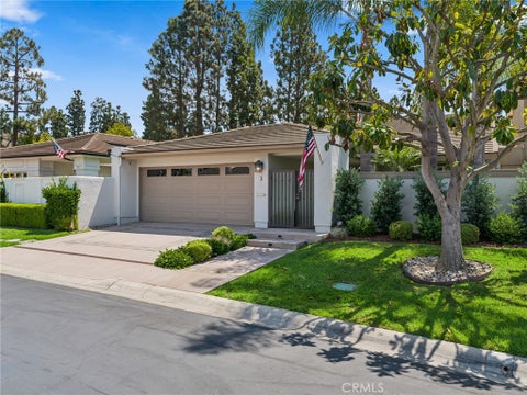 Photo of 3 Rue Fontainbleau, Newport Beach, CA 92660 (MLS # NP26179300)