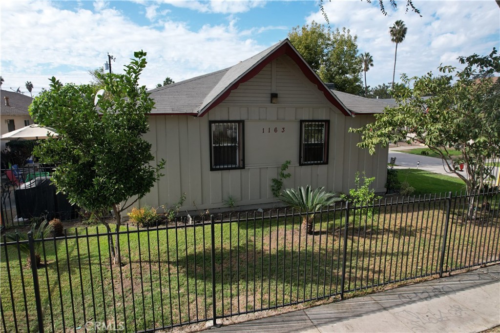 1163 N Mayfair Avenue