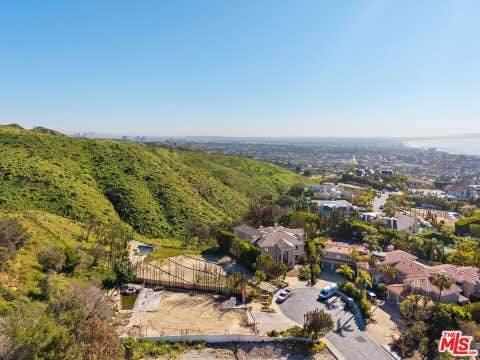 Photo of 1433 Via Anita, Pacific Palisades, CA 90272 (MLS # 26648135)