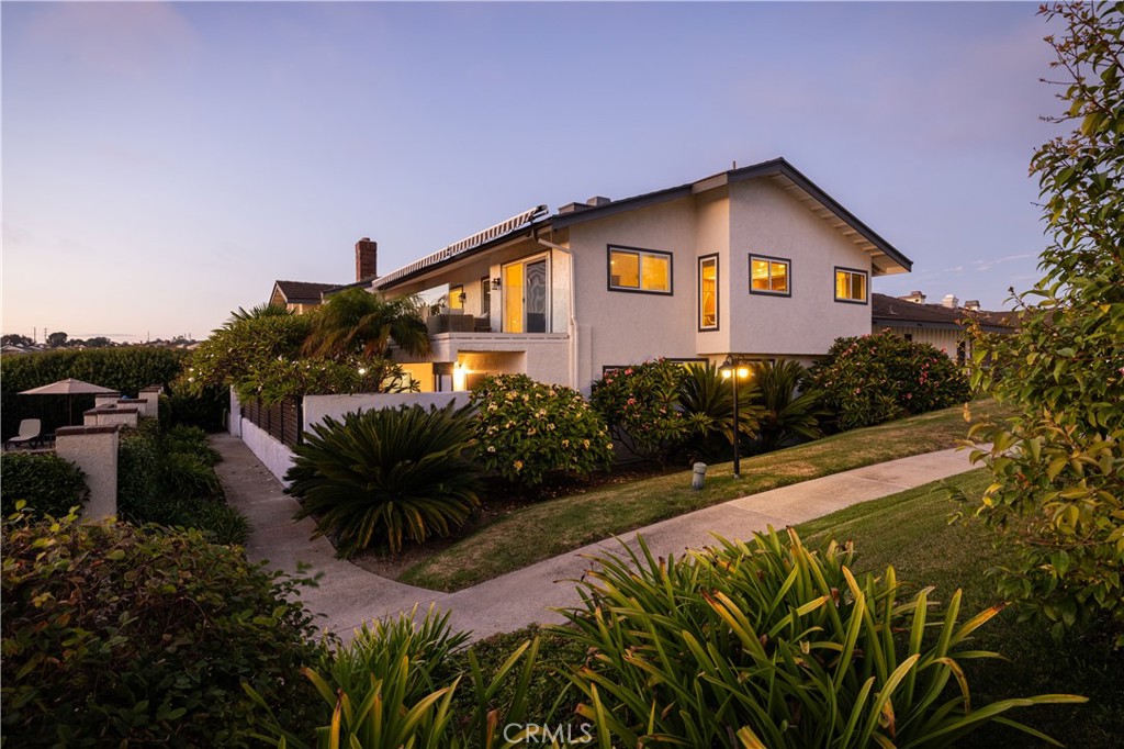 3 White Water Drive